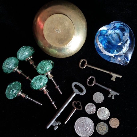 Grandpa's Vintage Antique Lot Glass Knobs Paperweight Trinket Dish Keys & Coins - Picture 5 of 16